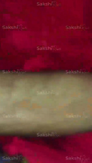 पेटीकोट में झाँक कर भाभी की चूत देखी