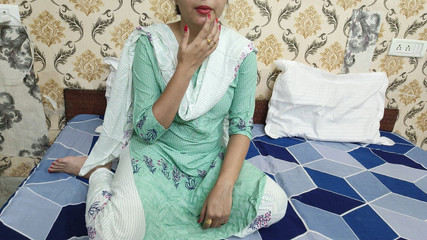 गंदे हिंदी ऑडियो के साथ दामाद ने सौतेली माँ को छोड़ दिया