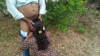 धोखा दे पत्नी आउटडोर गर्म चूसना