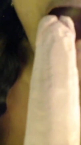 ब्लोजॉब न्यूड शो के साथ क्रीम बेली मसाज।