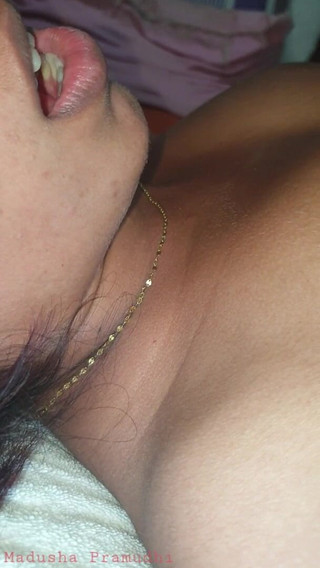 पति ने पत्नी को एक फूहड़ की तरह चोदा