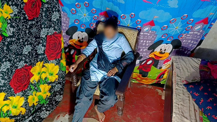 पुरस्कार के लिए देसी कॉलेज किशोर लड़की सेक्स