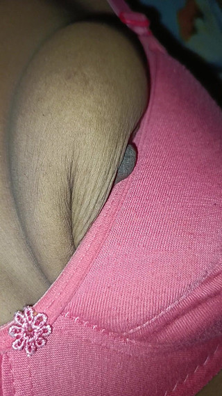 हॉट देसी देहाती रचना भाभी लंड चूसती है और उसके मुँह में पानी ला देती है