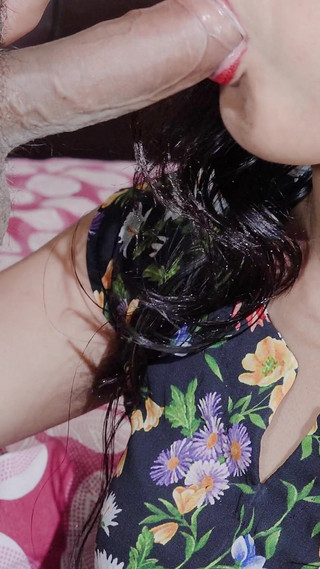 गर्म नौकरानी नवविवाहित को मुख-मैथुन के बाद कड़ी मेहनत से चोदा गया