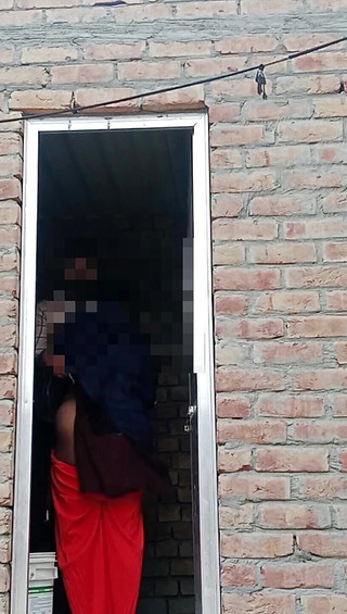 गांव प्रेमी मॉर्निंग सेक्स गर्लफ्रेंड ने सुबह-सुबह बाथरूम में अपना लंड चुसवाया