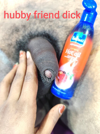 हॉट इंडियन तमिल कन्नड़ स्टेपाउंटी पति मित्र को तेल के डिब्बे के साथ हैण्डजॉब