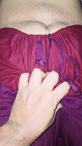 नजमा आधी रात को अपने पति के दोस्त के साथ सेक्स करती है जब पति घर पर नहीं होता है भाग 1