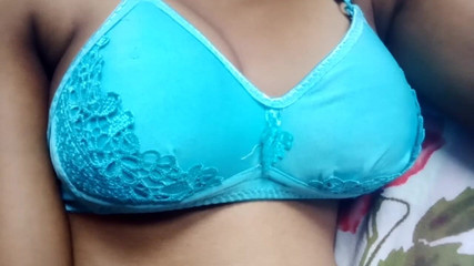 मैं त्रिगुट भारतीय सेक्स वीडियो में कुत्ते शैली में चुदाई करना चाहता हूँ, मुँह में वीर्य लेकर चोदना चाहता हूँ