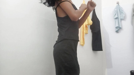 धोखेबाज़ भारतीय पत्नी अपने प्रेमी के लिए हस्तमैथुन करती है!