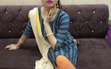 युवा 18+ शरारती वर्जिन सौतेला भाई अपने बड़े स्तनों को सेक्स चैप्टर सिखाने और पोर्न स्टार की तरह चोदने के लिए कहता है