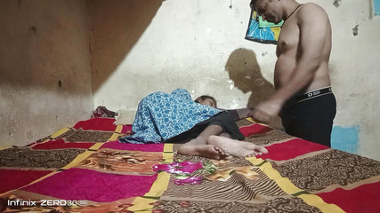 सौतेले पिता बिग पैनिस और हार्डकोर चुदाई और सकिंग वीडियो के साथ सेक्सी रोज़ी ऑन फायर