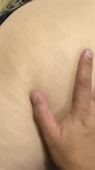 सुखद अंत. मैं अपनी बड़ी गांड वाली नौकरानी को इतना देखने के बाद