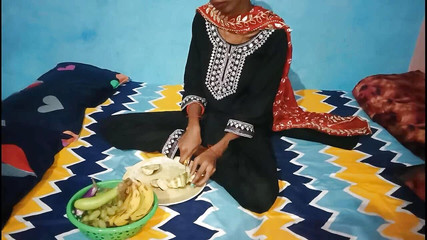 शादीशुदा सौतेली बहन सौतेले भाई को चोदते हुए अपने पति को धोखा देती है