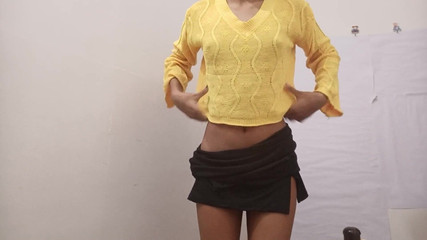 बेबी डॉल ड्रेस पर इंडियन स्कूल गर्ल की चुदाई