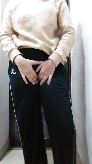 एक हॉट इंडियन लड़की का नया वीडियो