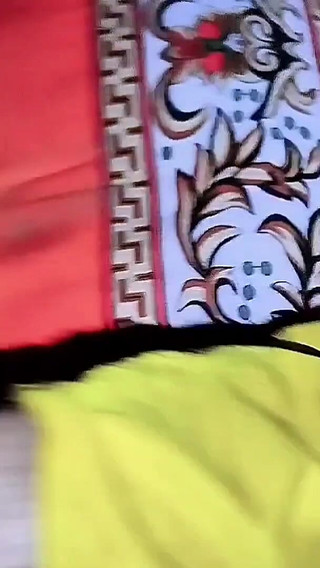 आउटडोर सेक्स भारतीय गांव की लड़की की बॉयफ्रेंड के साथ जोरदार चुदाई XXX वीडियो