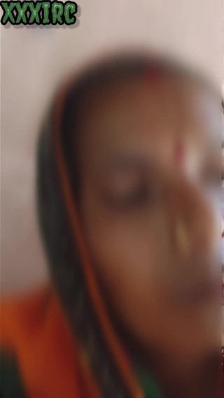 मेरी चूत बहुत भूखी है, क्या तुम्हारे पास काला लंड है?