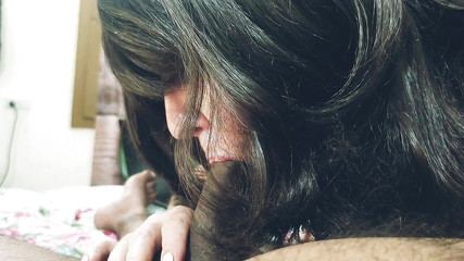 फूहड़ लड़की सौतेले भाई को आकर्षित करती है