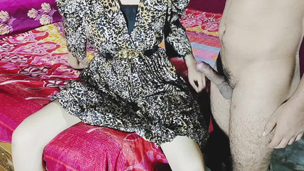 सौतेली भाभी को अकेला छोड़ दिया