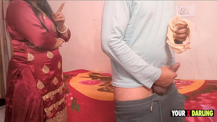 विशेष दिन 02 - सौतेली माँ और सौतेले बेटे की घर में बनी अश्लील वीडियो चुदाई