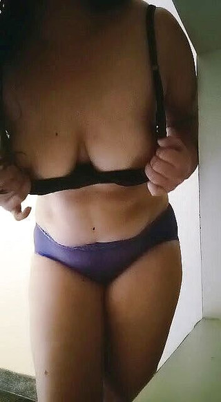 स्तन और बड़ी गांड वाला वीडियो दिखा रहा हूँ