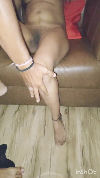 भाभी ने अपने पड़ोसी के साथ किया सेक्स!