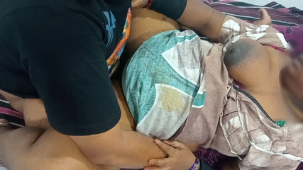 पत्नी बिल्ली चाटना और गर्म गंदी बातें करना चाहती है