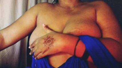 हॉट गर्ल ब्रा खोलने वाले बड़े स्तन शो।