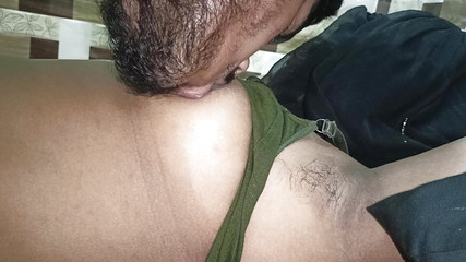 मेरी गर्लफ्रेंड पहली बार दबाने वाला वीडियो