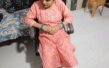 हॉट देसी भारतीय लड़की अपने प्रेमी के साथ घर पर सेक्स का आनंद ले रही है