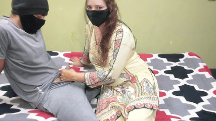 दोस्त की पत्नी ने मुझे घर बुलाया और अपनी चूत की आग बुझाई Indian देसी सेक्स हिंदी ऑडियो XXX