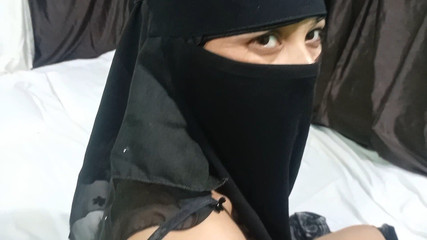 मुस्लिम लड़की को होटल में लंड चूसना पसंद है