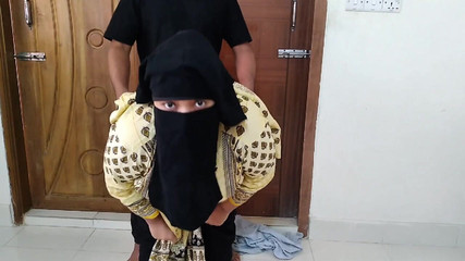 उसके सौतेले बेटे ने बड़ी गांड वाली दीपाली सौतेली चाची के साथ क्या घोटाला किया