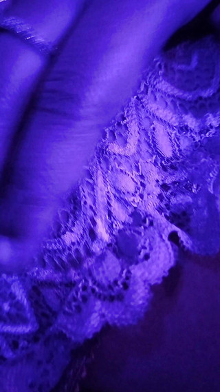 सिंगल लड़की, अगर कोई लड़का मेरे साथ सेक्स वीडियो नहीं बनाना चाहता तो कमेंट करें।