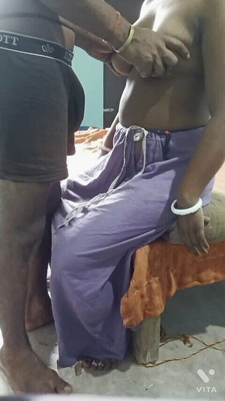 सौतेला भाई सौतेली भाभी को चोदता है और पूरी रात उसकी सौतेली भाभी को छोड़ता है