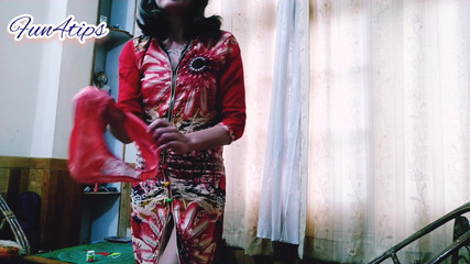 मैं तुम्हें कामुक बनाने के लिए अपनी पैंटी सूंघता हूं