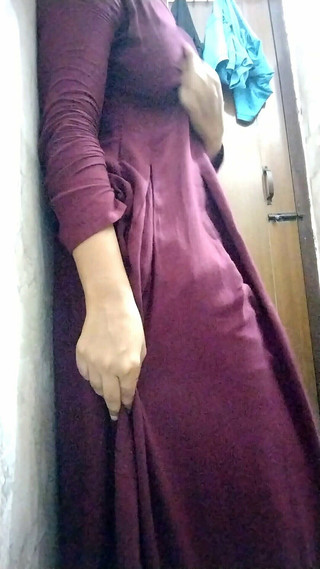 घर पर कपड़े बदलती हॉट पत्नी भारतीय देसी पत्नी हॉट