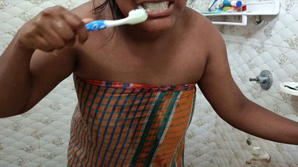 देसी वाबी शावर नेचर बंगाली बाथरूम