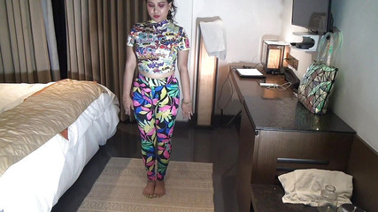 एक देसी लड़की योगाभ्यास के दौरान चुदाई सत्र में चली गई