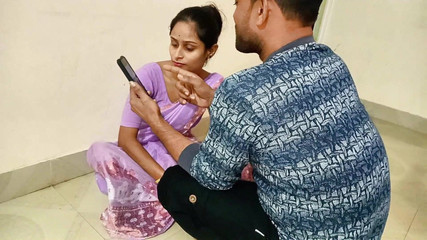 प्राकृतिक देसी युवा लड़की का गाँव के दूसरे आदमी के साथ सेक्स