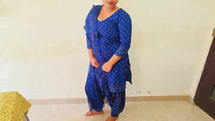 20 साल की कुंवारी भाभी ने सौतेली बहन के बाद अपने जीजा के साथ डॉगी स्टाइल में किया सेक्स