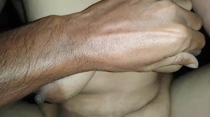 मलयाली गृहिणी को उसके पति ने उसके ऊपर पीटा