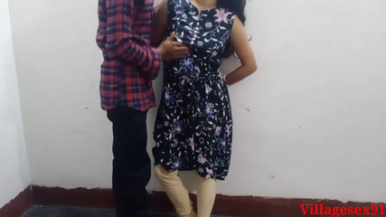 खूबसूरत कोलाज गर्ल घर के साथ आउटडोर में सेक्स