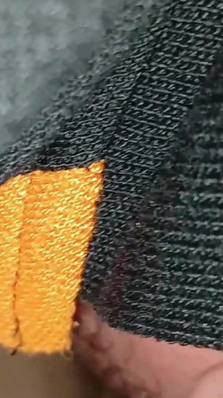 मेरी सौतेली बहन आराम कर रही है और मैंने अपना लंड उसके मुँह में डाल दिया है