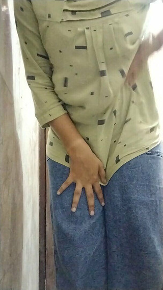 क्या हुआ जब इंडियन गुंडे के लिए नंगी नहीं हुई और वीडियो नहीं देखा