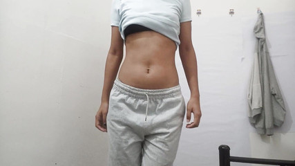 भारतीय लड़की नग्न हो गई