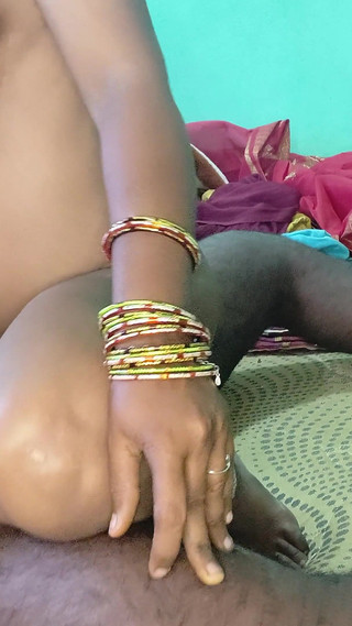 मेरी पत्नी को जोर से चोदो, वह और जोर से चोदना चाहती है