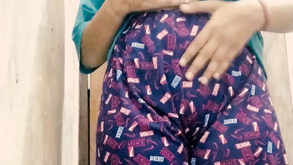 पीछे से आया और अन्दर हाथ डाल दिया