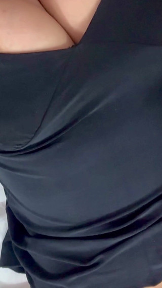 परफेक्ट बॉडी और बड़े गोल स्तन वाली 18 साल की सबसे हॉट भारतीय कॉलेज लड़की सेक्सी ड्रेस रोमांस सोलो टीन मॉडल स्ट्रिप क्लिप