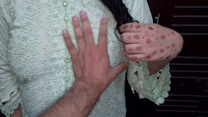 भारतीय गोल-मटोल सौतेली माँ को आश्चर्य से चोदा जाता है